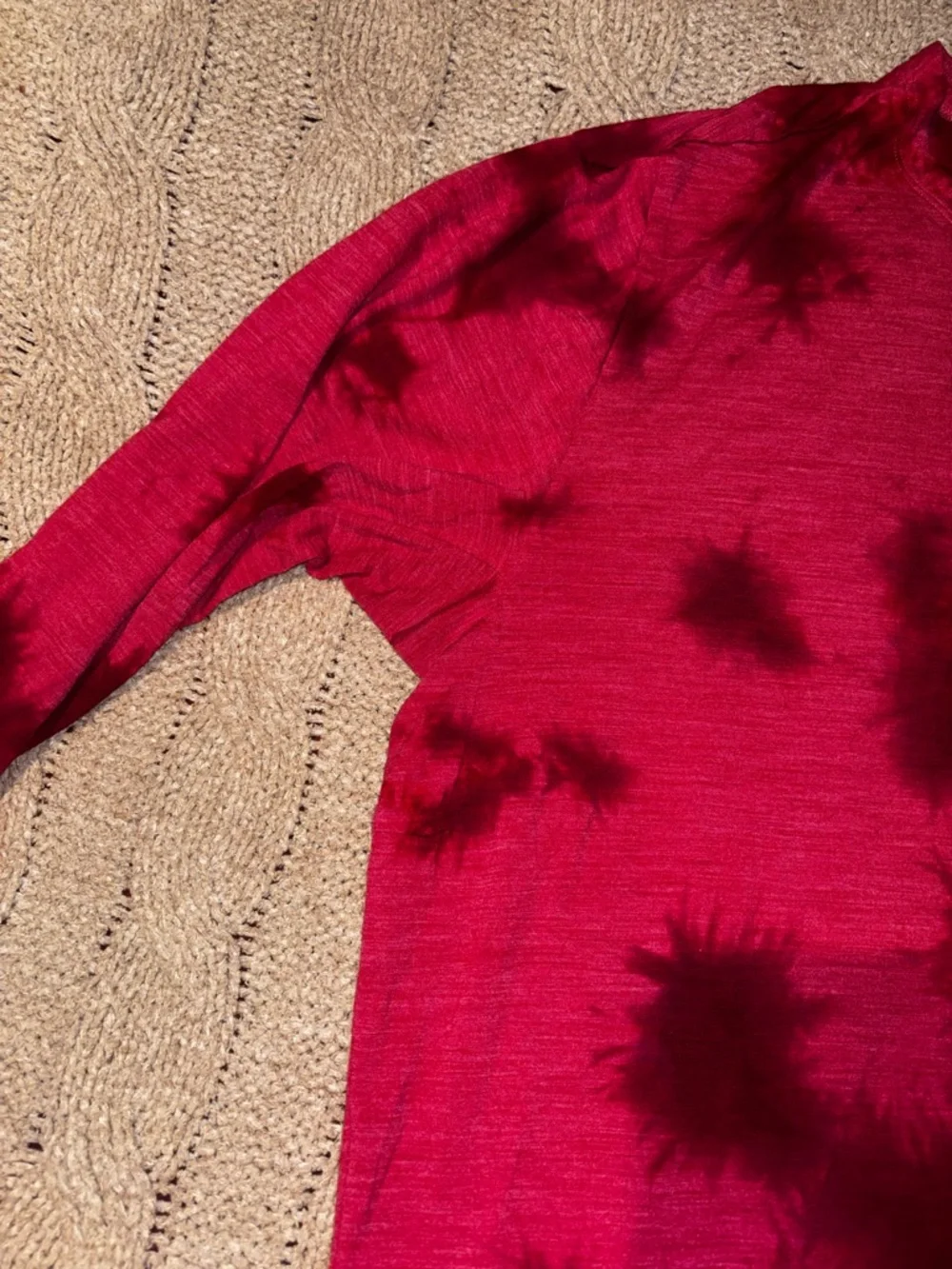 Lululemon Red Tie Dye Long Sleeve Shirt Reverse Dye Crewneck Size M/L - Picture 3 of 8